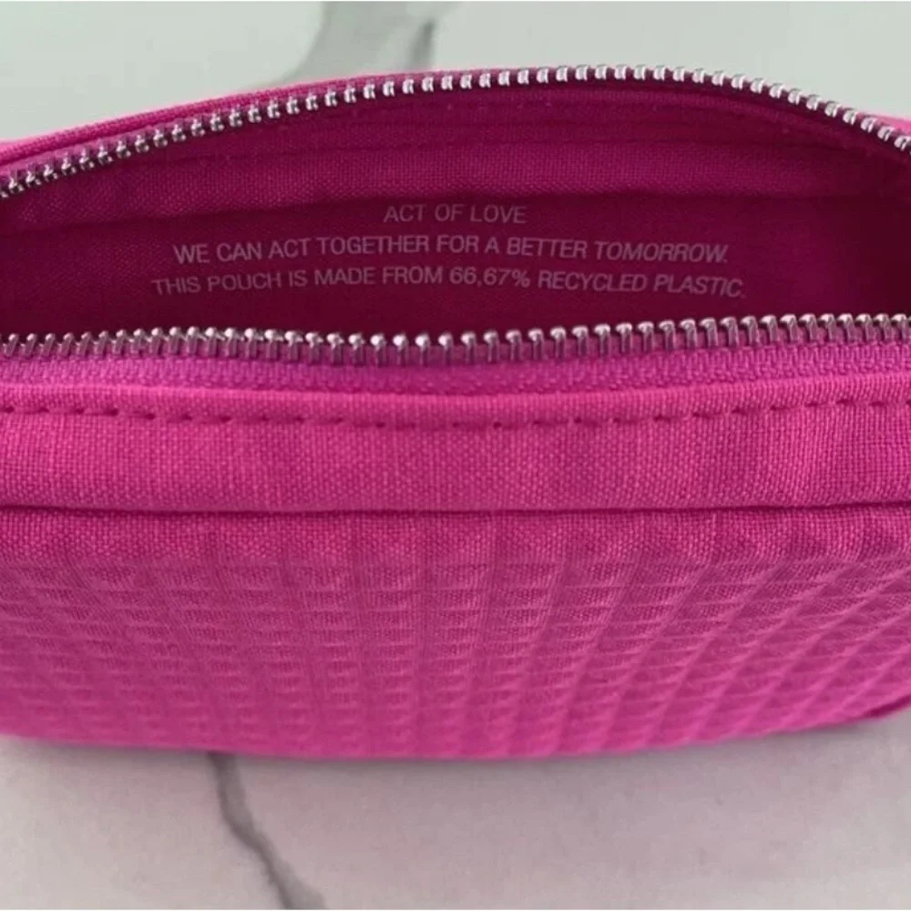 Valentino Beauty Pouch Hot Pink travel Bag makeup Clutch studded texture.